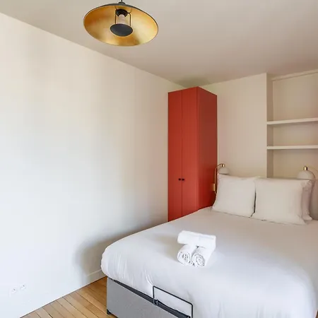 The 15 Place Apartment *