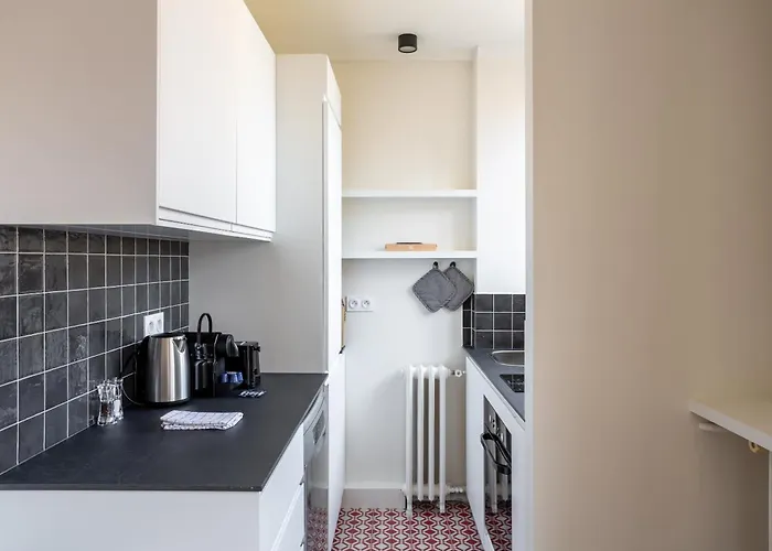The 15 Place Daire Paris
